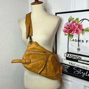 Moni Moni Made in Italy Yellow Leather Shoulder Bag